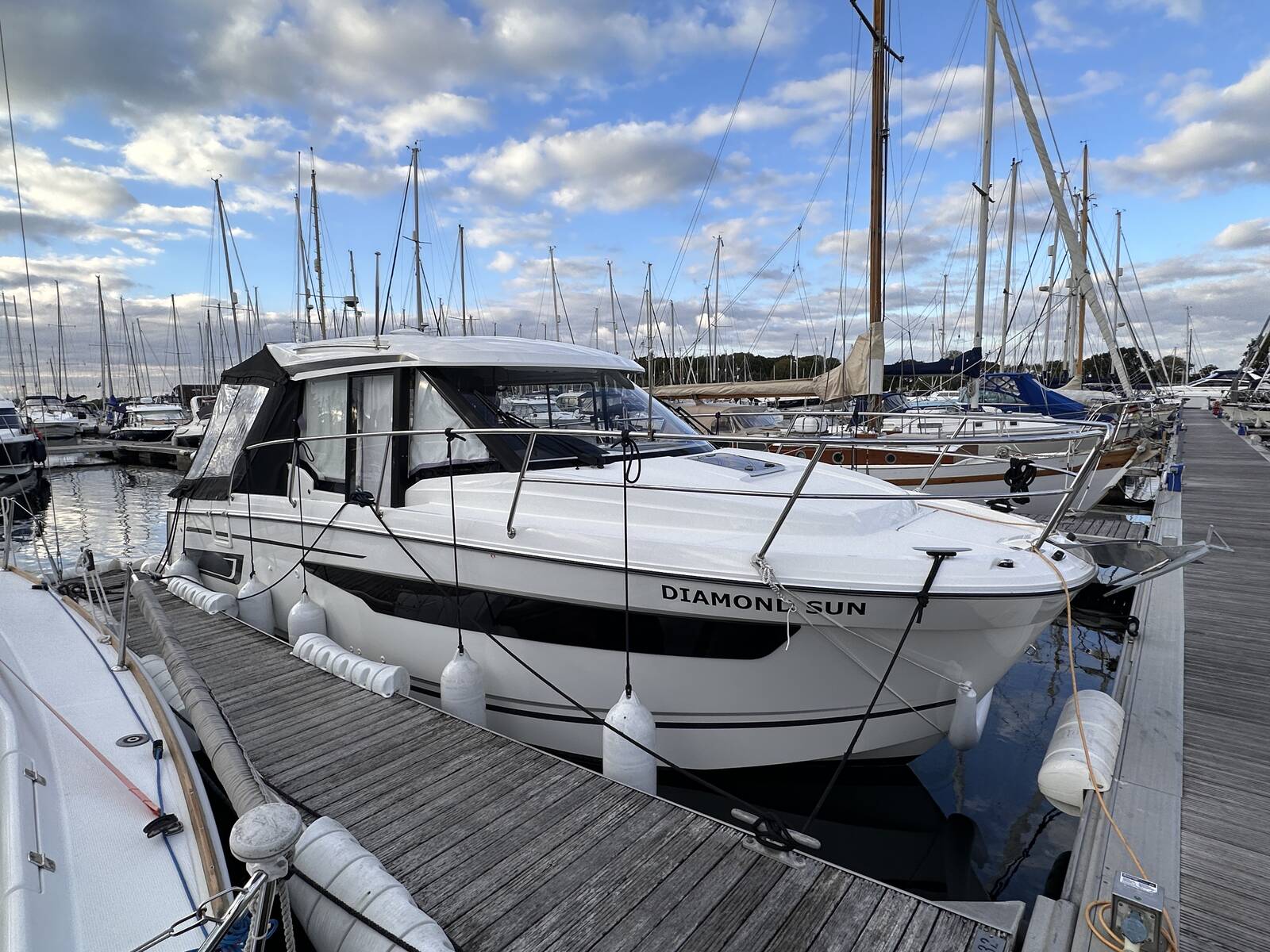 2019 Jeanneau Merry Fisher 895 S1