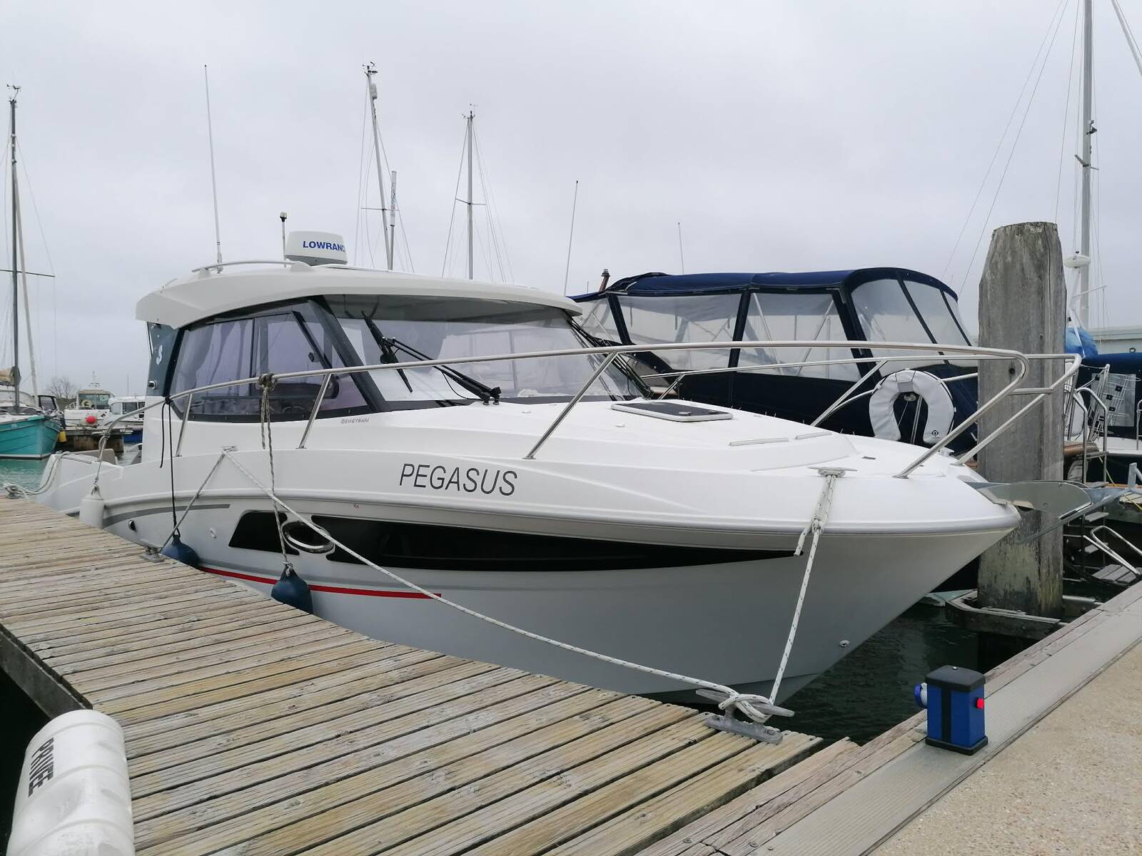 2017 Beneteau Antares 8.80