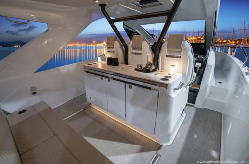 2027 Jeanneau DB37