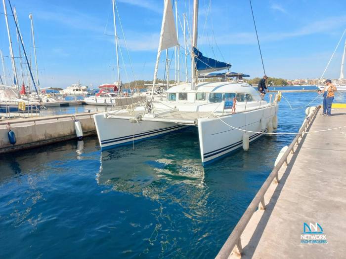 2004 LAGOON 380 3 cabin owners version