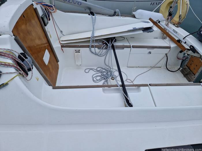 2001 Beneteau First 211