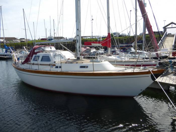1990 Sovereign 32 Deck saloon