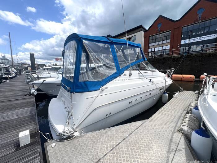 1997 Maxum 2400 SCR