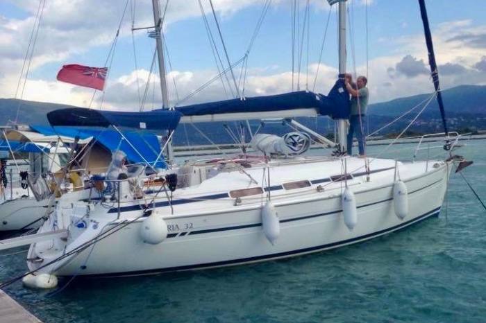 2004 Bavaria 32
