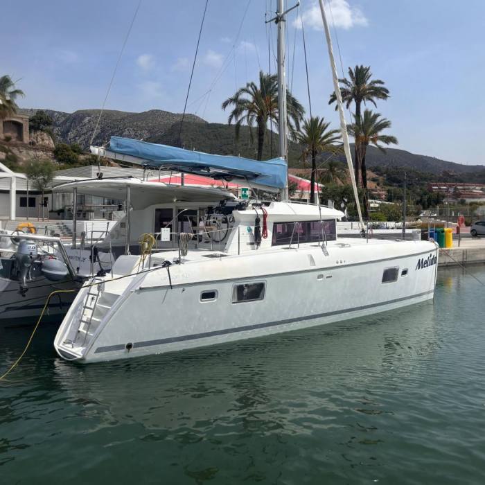 2010 LAGOON 421