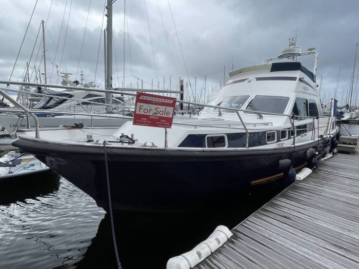 2000 Aquastar 48 S