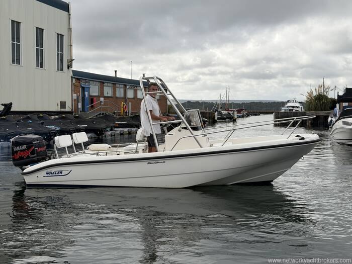 1999 Boston Whaler Dauntless 18