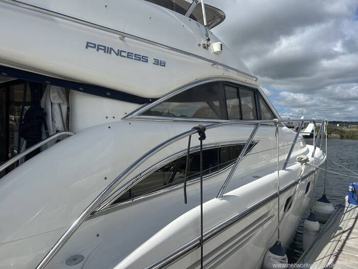 2000 Princess 38