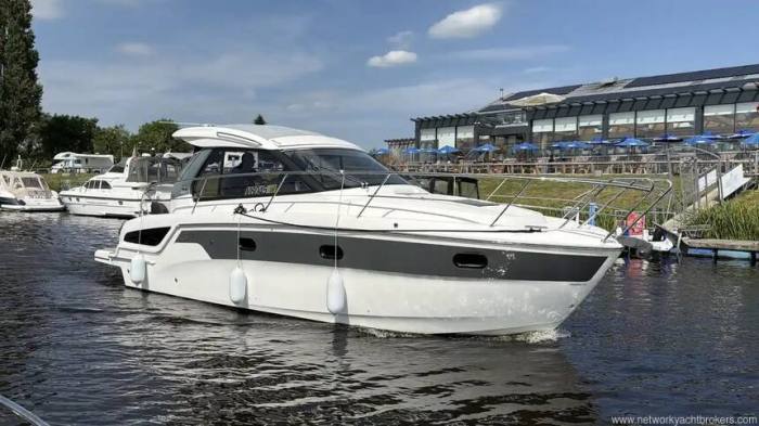 2018 Bavaria 33 Sport HT