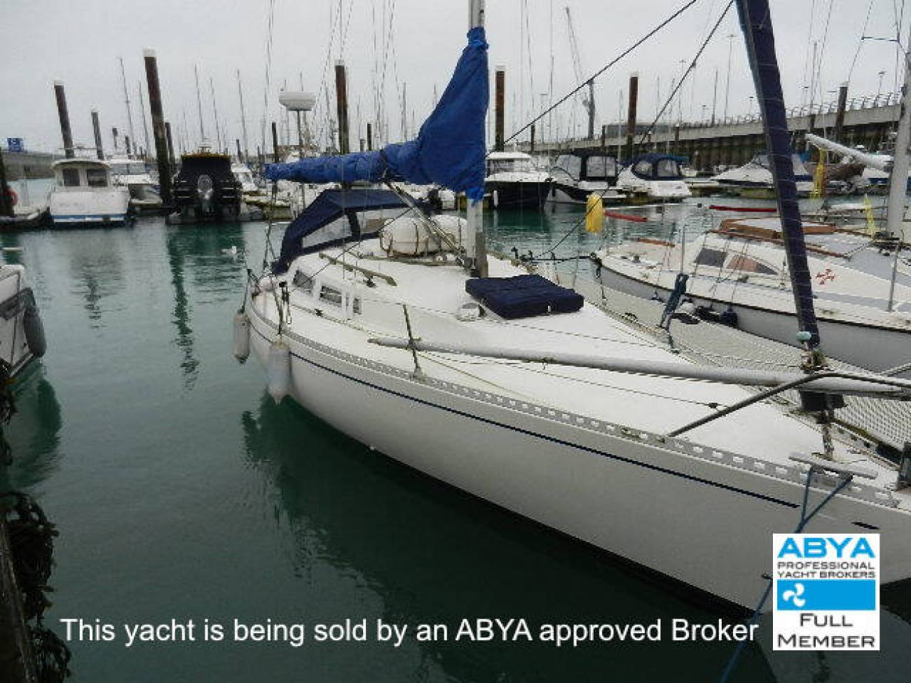 Omega Yachts 28